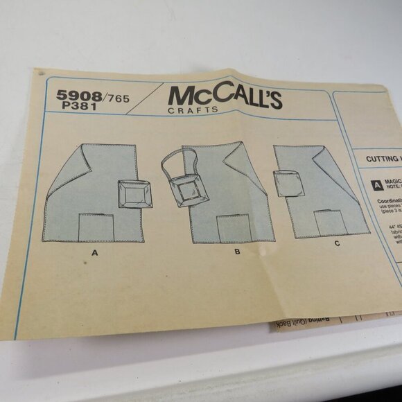 McCalls 5908 sewing pattern Blanket with book pocket and carry bag Small & Large - Picture 5 of 6